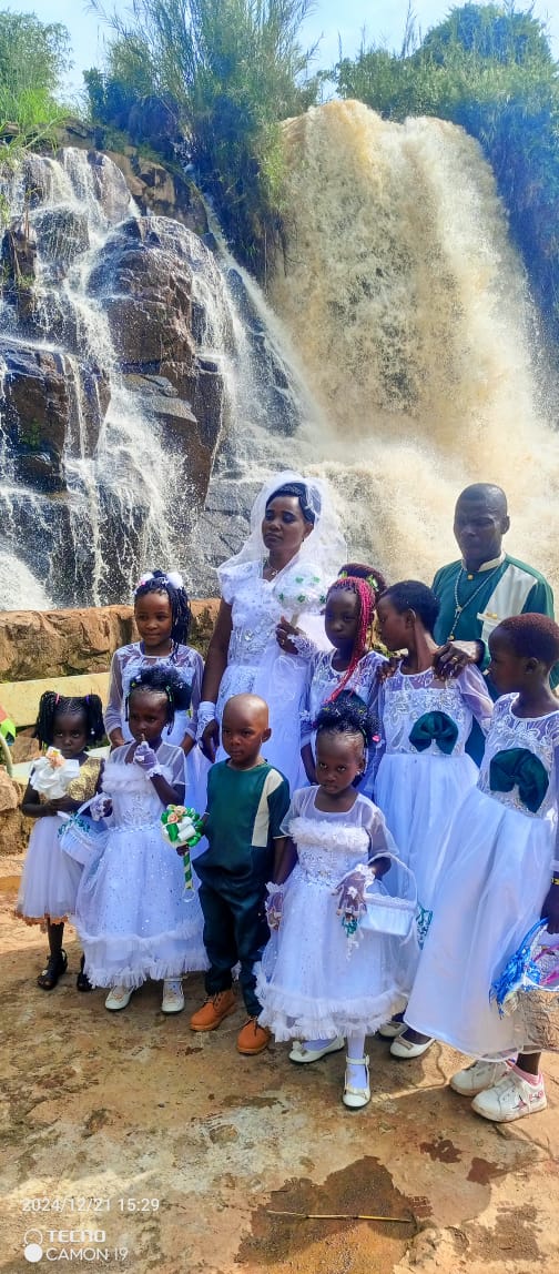 Wedding ceremony at Ambururu
